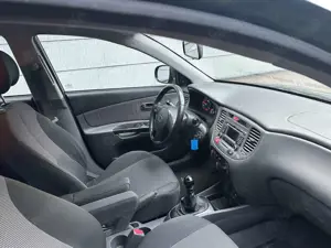 Kia Rio 1.4 Vision 1 Hand Bild 4