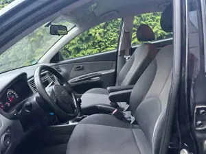 Kia Rio 1.4 Vision 1 Hand Bild 2