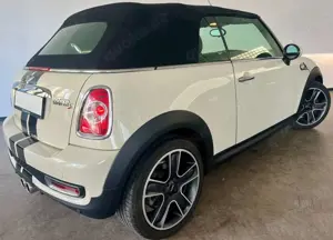 MINI Cooper S Cabrio Chilli Temp Leder Shz PDC Bild 3