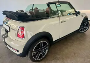 MINI Cooper S Cabrio Chilli Temp Leder Shz PDC Bild 4