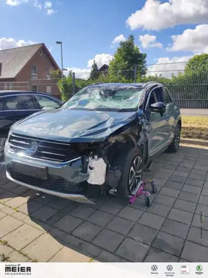 Volkswagen T-Roc 2.0TDI DSG IQ.Drive AHK Navi Panorama ACC