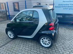 smart forTwo coupe Micro Hybrid Drive  Klima Panorama Bild 3