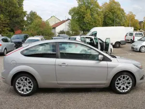 Ford Focus 1,6L Sport Klimaanlage TÜV 10-2027 Bild 4