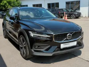 Volvo V60 Cross Country Cross Country Ultimate AWD B5 Benzin EU6d HUD Stan Bild 3