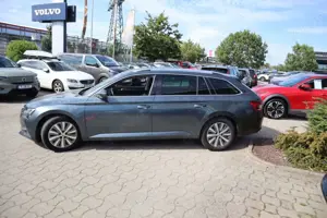Skoda Superb Combi 1.4 TSI iV DSG Style+ACC+Navi Bild 3
