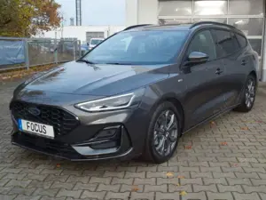 Ford Focus Turnier ST-Line Auto Matrix Navi Winterp