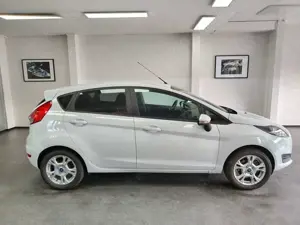 Ford Fiesta SYNC Edition Klima PDC TÜV 10/2027