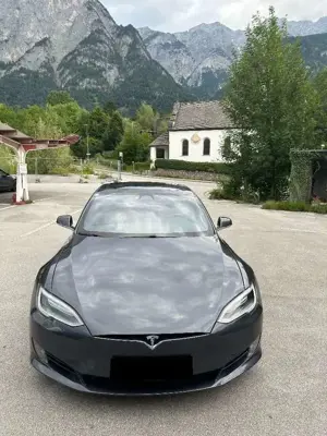 Tesla Model S 75D Allradantrieb