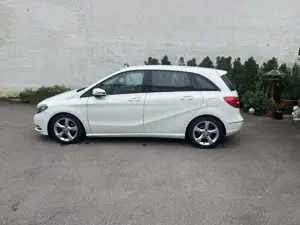 Mercedes-Benz B 180 B 180 (BlueEFFICIENCY) 7G-DCT