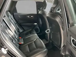 Volvo XC60 R Design Recharge Plug-In Hybrid AWD T6 EU6d Pano Bild 5 Volvo XC60 R Design Recharge Plug-In Hybrid AWD T6 EU6d Pano Bild 5