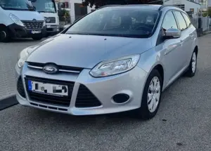 Ford Focus Trend * TÜV bis Januar 2027 * 8-fach bereift