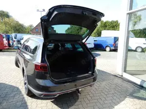 Volkswagen Passat Variant 2.0 TDI DSG 4Motion Alltrack Bild 2