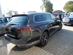Volkswagen Passat Variant 2.0 TDI DSG 4Motion Alltrack Bild 3