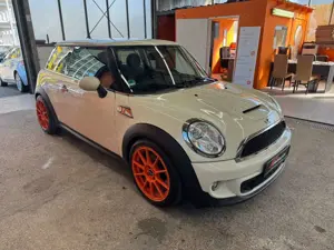 MINI Cooper S Xenon Sportauspuff Sitzheizung PDC Bild 3