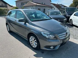 Mercedes-Benz B 200 B -Klasse B 200 *NAVI*AHK*