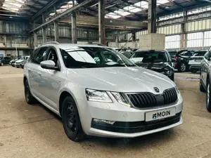 Skoda Octavia III Combi 1.6 TDI DSG 85kW Drive NAVI AHK PDC SHZ Bild 2