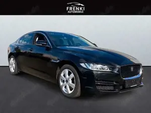 Jaguar XE Pure  2.0 132.0kW 8-Gang Automatik