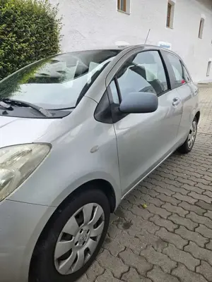 Toyota Yaris 1.0 VVT-i Cool