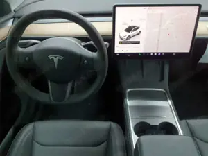 Tesla Model Y Bild 3