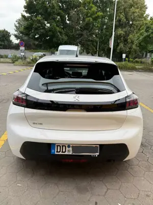 Peugeot 208 PureTech 100 EAT8 Active Pack Bild 2