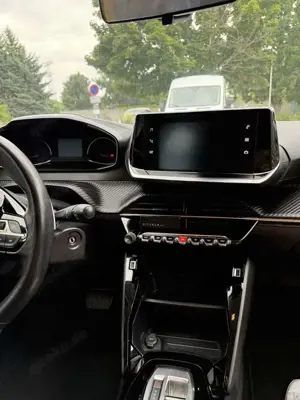 Peugeot 208 PureTech 100 EAT8 Active Pack Bild 5