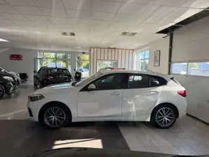 BMW 118 BMW 118i Lim./Garantie/Service+TÜV/Navi/2ZKlima Bild 3