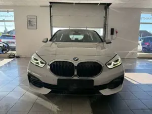 BMW 118 BMW 118i Lim./Garantie/Service+TÜV/Navi/2ZKlima Bild 2