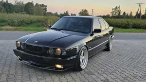 BMW 540 BMW E34 M TECHNIC 540i 6-speed