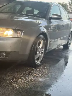 Audi A4 Avant 1.8 T tüv neu Bild 2