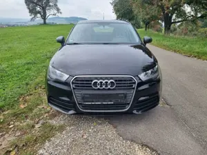 Audi A1 Attraction Automatik TDI 1.6 Bild 4