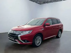 Mitsubishi Outlander Basis Spirit 2.4 PHEV Navigationssystem Bild 2