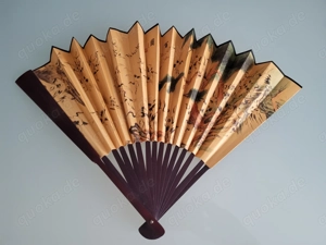 schöner chinesischer Fächer Holz Seide