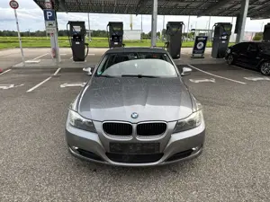 BMW 318 318i E90