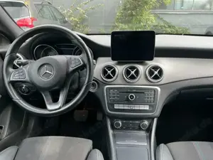 Mercedes-Benz CLA 180 CLA Shooting Brake 180 7G-DCT Urban