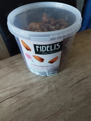 Leckerli für Hunde Schweineohr Streifen drei Eimer 