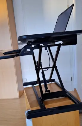 Höhenverstellbarer Schreibtischaufsatz