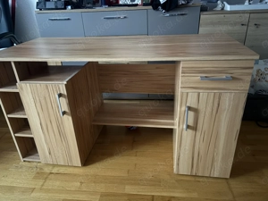 Schreibtisch 