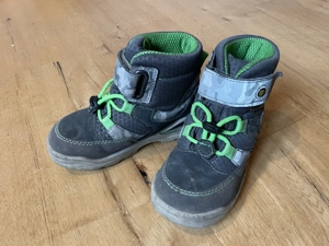 Marken-Winterschuhe Größe 25 von Pepino