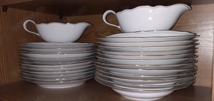 Essgeschirr mit Goldrand zu verkaufen!!!