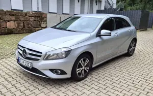 Mercedes-Benz A 180 BlueEFFICIENCY Edition*Service neu*