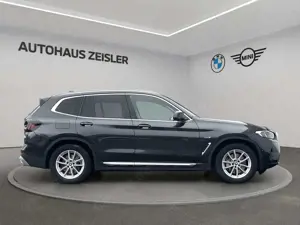 BMW X3 xDrive30e AHK Head-Up PanoDach Leder Bild 3