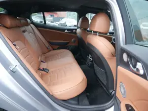Kia Stinger 3.3 V6 T-GDI GT 4WD SITZBELÜFTUNG LED Bild 4