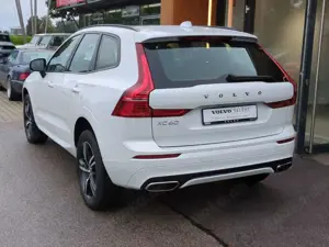 Volvo XC60 R Design Recharge Plug-In Hybrid AWD T8 Twin Engin Bild 5