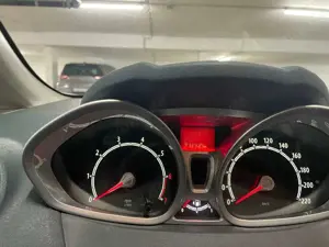 Ford Fiesta Fiesta  5-Türer 1.6 Ti-VCT Ghia Bild 3