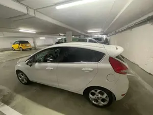 Ford Fiesta Fiesta  5-Türer 1.6 Ti-VCT Ghia Bild 1