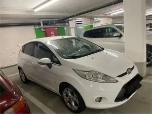 Ford Fiesta Fiesta  5-Türer 1.6 Ti-VCT Ghia Bild 2