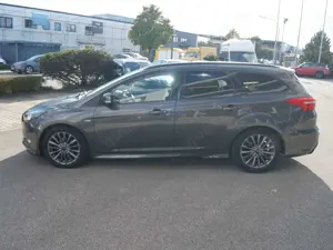 Ford Focus Turnier EcoBoost ST-Line * Navi * Alu 17´ Bild 5