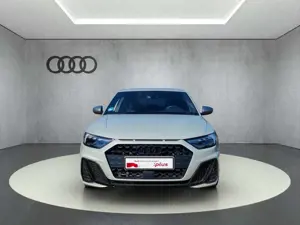 Audi A1 Sportback 40 TFSI S line S tronic Bild 3
