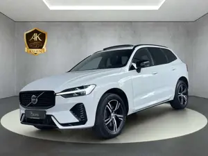 Volvo XC60 B4*R Design 2WD*1.HAND*PANORAMA*AHK*LED*