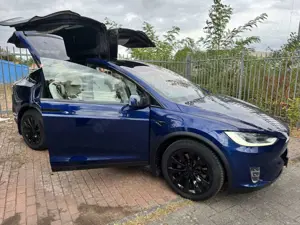 Tesla Model X Signature P90D Allradantrieb Bild 4